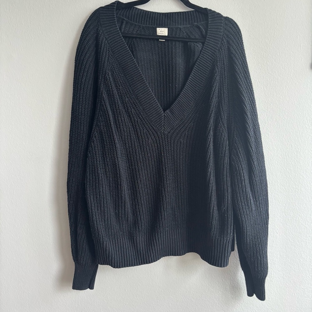 🖤Black V Neck Sweater